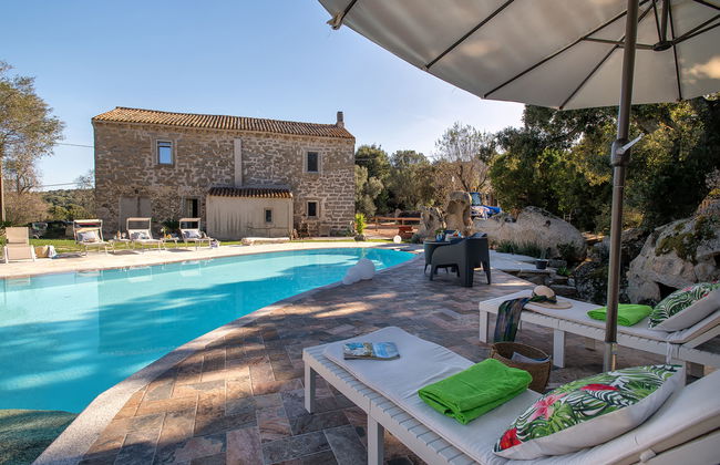 Casa de 4 quartos em Sant'Antonio di Gallura com piscina privada e jardim - Foto 1