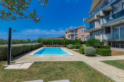 Photo 23 - Appartement de 2 chambres à Umag avec piscine et terrasse