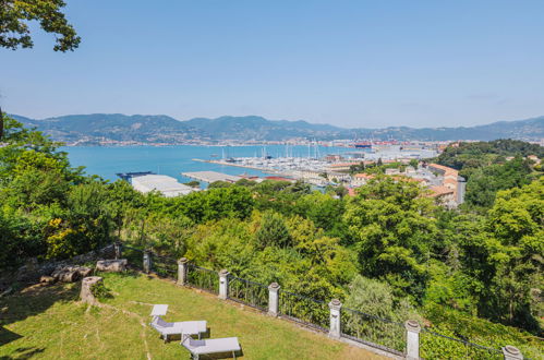 Foto 3 - Casa de 4 quartos em La Spezia com jardim e vistas do mar