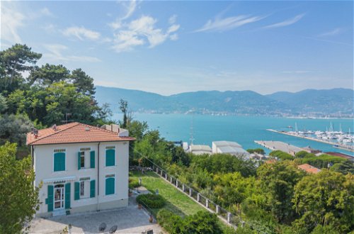 Foto 2 - Casa de 4 habitaciones en La Spezia con jardín y vistas al mar