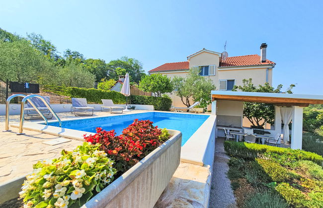 Casa de 3 quartos em Bilice com piscina privada e jardim - Foto 27