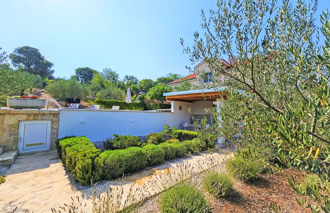 Casa de 3 quartos em Bilice com piscina privada e jardim - Foto 28