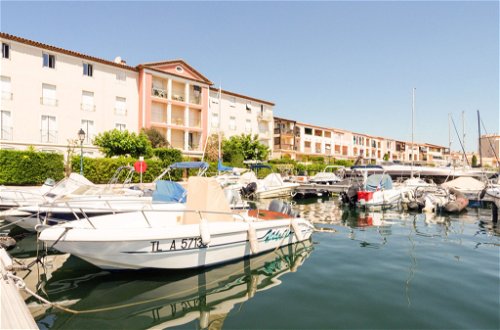 Foto 17 - Apartamento de 1 quarto em Grimaud com vistas do mar