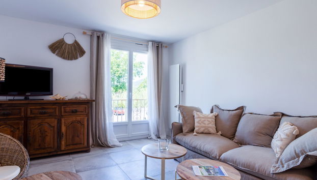 2 bedroom Apartment in Grimaud - Photo 2