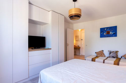 Foto 11 - Appartamento con 1 camera da letto a Grimaud con vista mare
