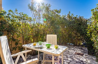 Foto 2 - Apartment in Le Lavandou mit schwimmbad und blick aufs meer