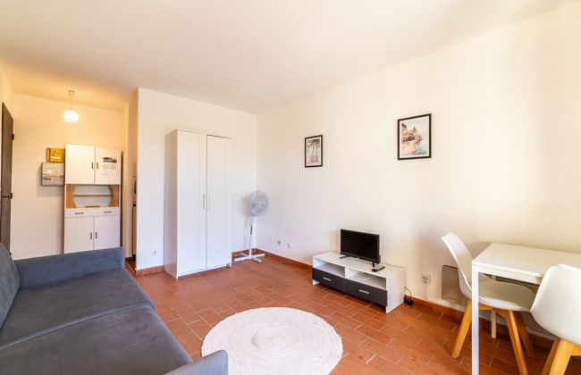 Apartamento em Le Lavandou com piscina e jardim - Foto 9