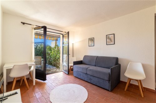 Photo 4 - Apartment in Le Lavandou with swimming pool and sea view