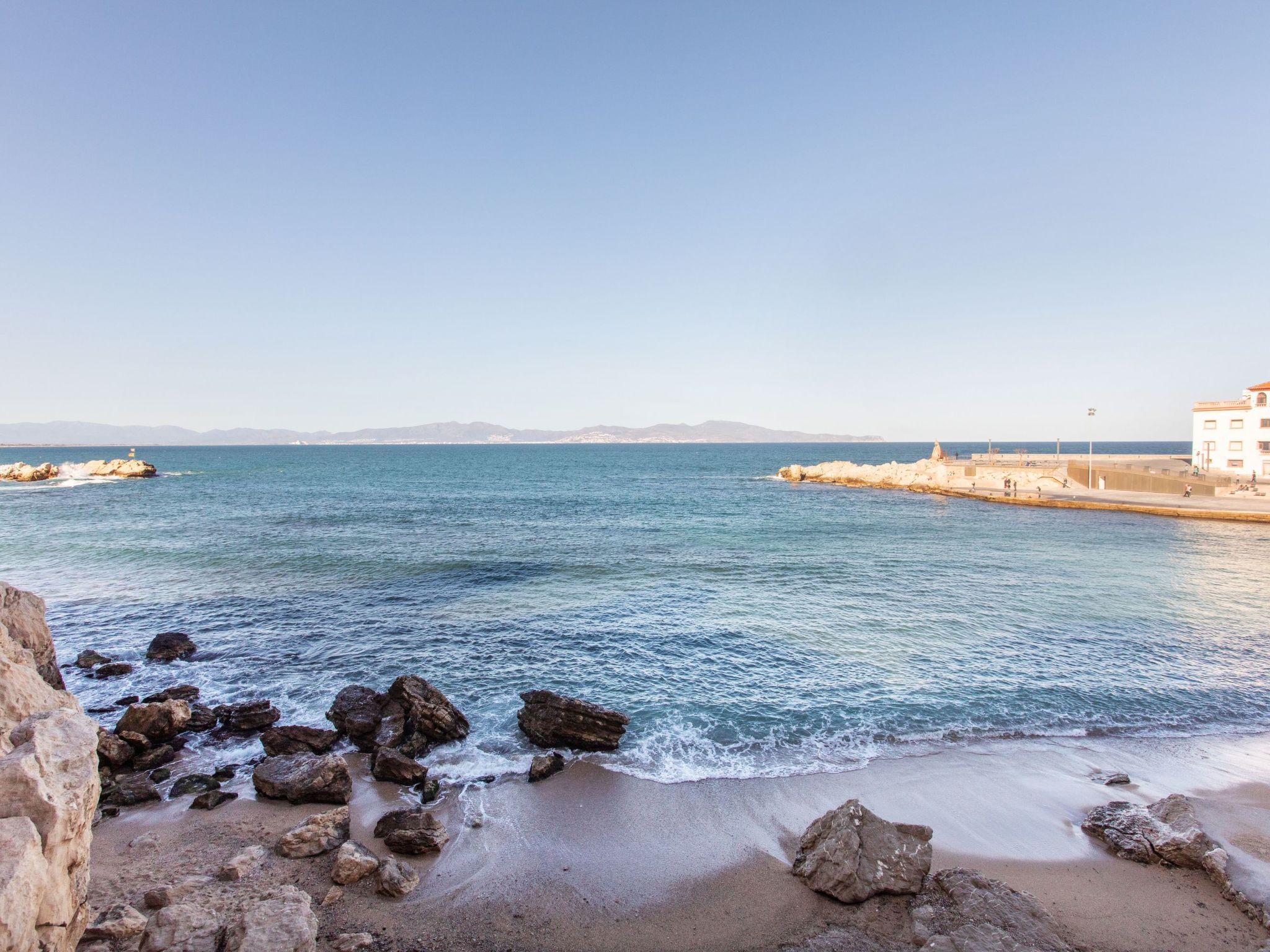 Foto 18 - Appartamento con 3 camere da letto a l'Escala con terrazza e vista mare