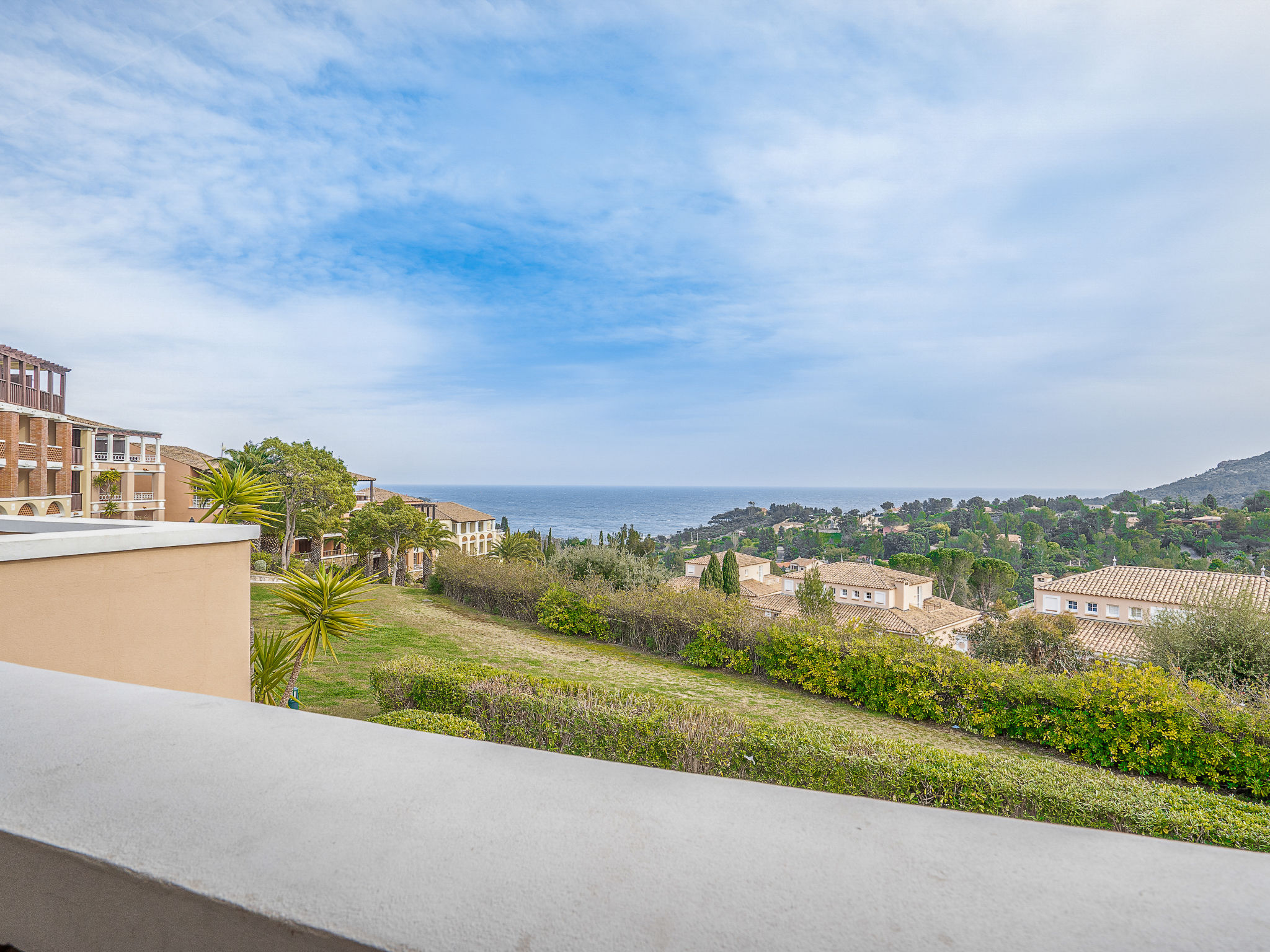 Foto 17 - Apartamento de 1 quarto em Saint-Raphaël com piscina e vistas do mar