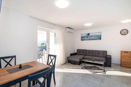 Photo 11 - 1 bedroom Apartment in Novigrad with swimming pool and sea view