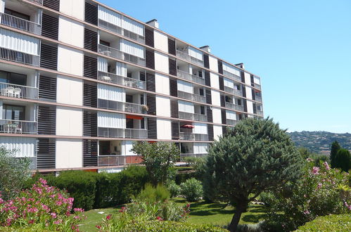 Photo 23 - Appartement de 1 chambre à Sainte-Maxime avec piscine et vues à la mer