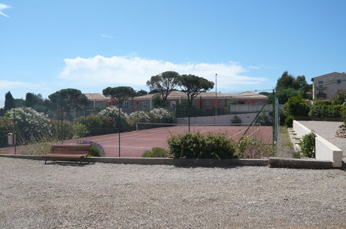 Foto 21 - Apartamento de 1 habitación en Sainte-Maxime con piscina y vistas al mar