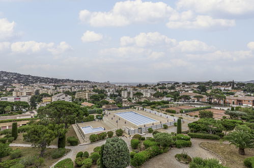 Foto 19 - Apartamento de 1 habitación en Sainte-Maxime con piscina y vistas al mar