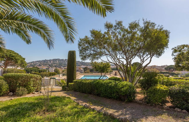 Apartment mit 2 Schlafzimmern in Sainte-Maxime mit schwimmbad und garten - Foto 2
