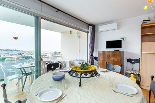 Foto 10 - Appartamento con 1 camera da letto a Sainte-Maxime con piscina e vista mare