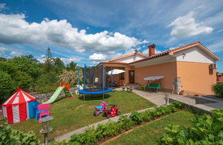 Foto 1 - Casa con 2 camere da letto a Matulji con giardino e terrazza