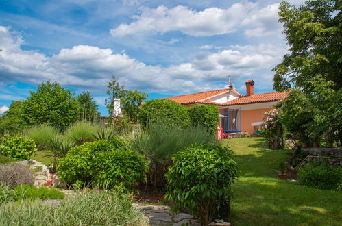 Foto 2 - Casa con 2 camere da letto a Matulji con giardino e terrazza