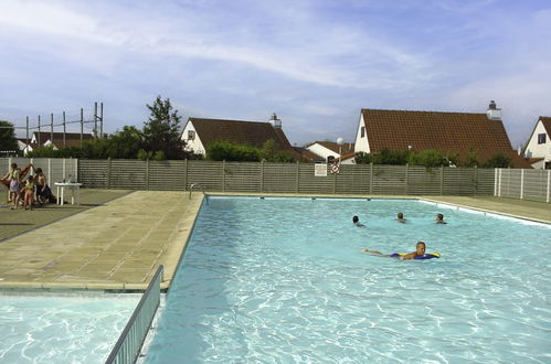 Foto 4 - Casa de 2 quartos em Bredene com piscina e terraço