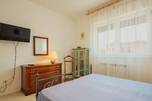 Photo 14 - 2 bedroom Apartment in Viareggio with garden and terrace