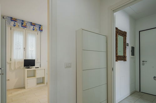 Photo 20 - 2 bedroom Apartment in Viareggio with garden and terrace