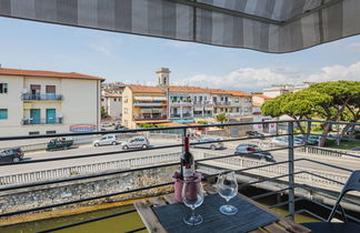 Photo 3 - 2 bedroom Apartment in Viareggio with garden and terrace