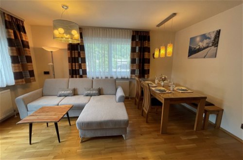 Foto 9 - Appartamento con 2 camere da letto a Zell am See con sauna e vista sulle montagne
