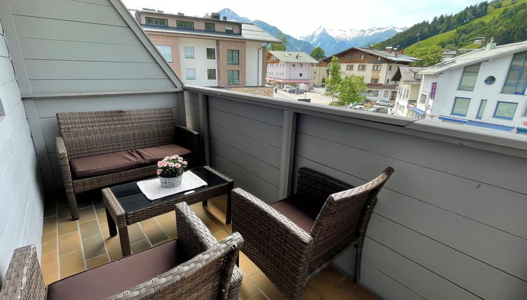 Foto 1 - Appartamento con 2 camere da letto a Zell am See con sauna e vista sulle montagne