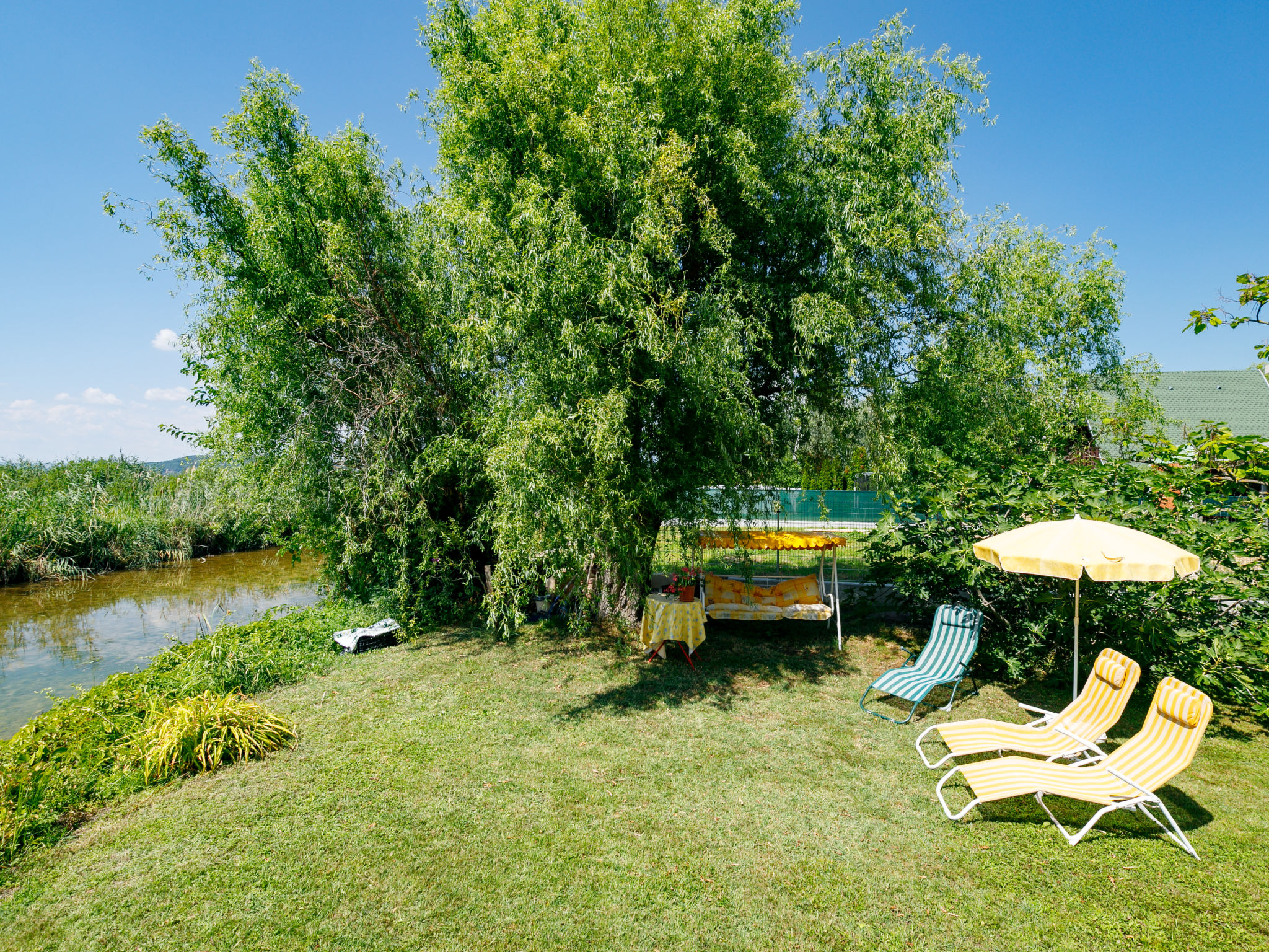 Photo 16 - Appartement de 2 chambres à Szántód avec jardin et vues à la mer