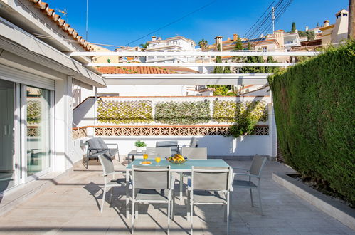 Photo 2 - Maison de 6 chambres à Rincón de la Victoria avec jardin et vues à la mer