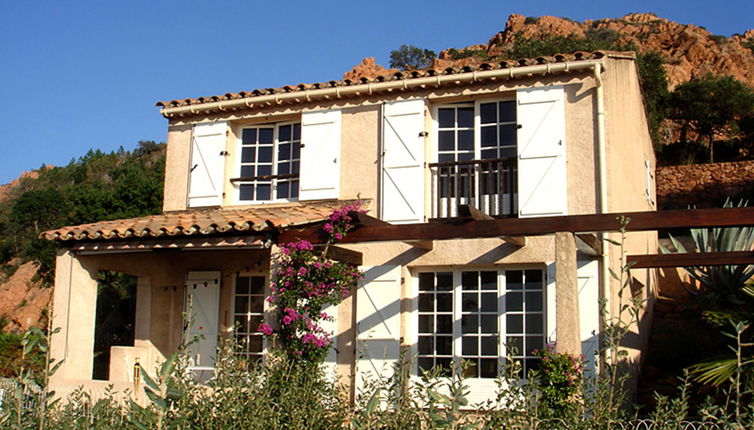 Foto 1 - Casa de 3 quartos em Saint-Raphaël com jardim e terraço