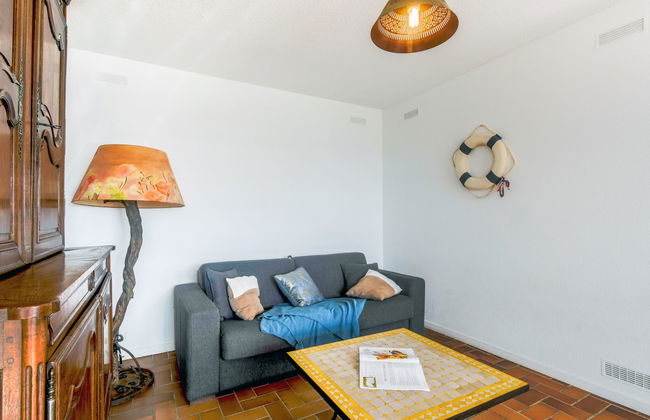4 bedroom House in Saint-Raphaël with garden and terrace - Photo 10