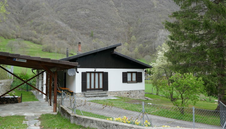 Photo 1 - Maison de 3 chambres à Blenio avec jardin