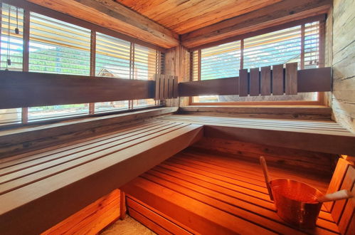 Foto 19 - Apartamento de 4 habitaciones en Saas-Fee con sauna