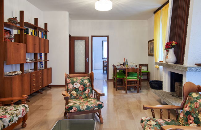 3 bedroom Apartment in Dervio with garden - Photo 3
