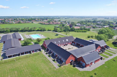 Foto 17 - Apartamento de 2 quartos em Aakirkeby com piscina e terraço