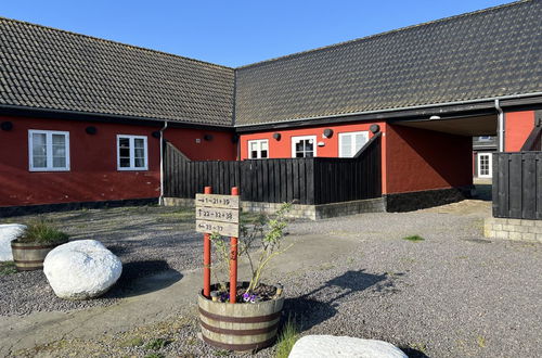 Foto 1 - Apartamento de 2 quartos em Aakirkeby com piscina e terraço