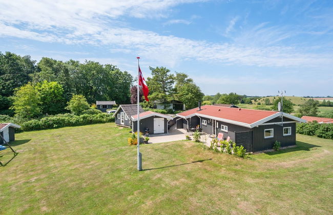 Casa de 3 quartos em Tranekær com terraço - Foto 1