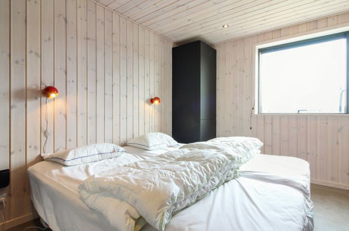 Foto 10 - Casa con 3 camere da letto a Harrerenden con terrazza e sauna