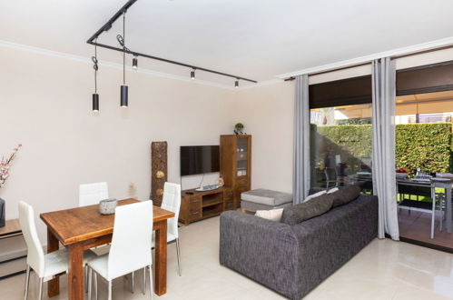 Foto 3 - Apartamento de 3 habitaciones en Castell-Platja d'Aro con piscina y vistas al mar