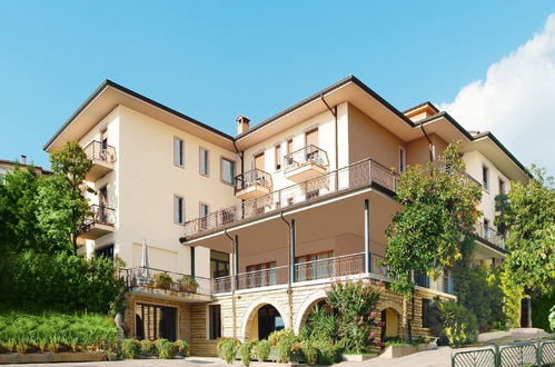 Foto 2 - Apartamento de 2 habitaciones en Costermano sul Garda con piscina y jardín