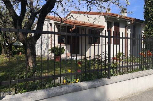 Photo 38 - Maison de 3 chambres à Lazise avec jardin et bain à remous