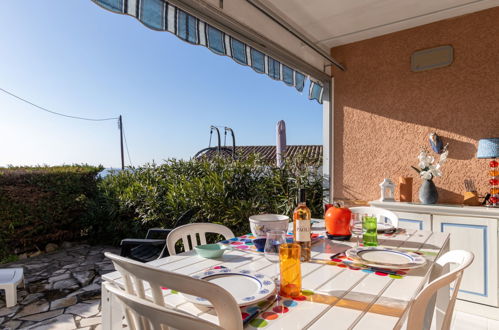 Foto 1 - Apartamento de 1 quarto em Sanary-sur-Mer com terraço e vistas do mar