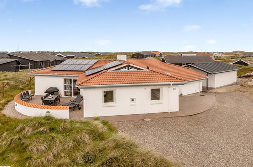 Photo 1 - Maison de 4 chambres à Klitmøller avec piscine privée et terrasse
