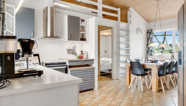 Casa de 4 quartos em Klitmøller com piscina privada e terraço - Foto 5