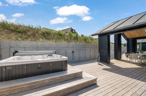 Photo 2 - Maison de 4 chambres à Ringkøbing avec piscine privée et terrasse