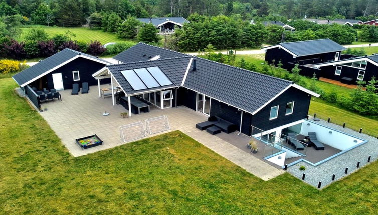 Photo 1 - Maison de 4 chambres à Blokhus avec piscine privée et terrasse