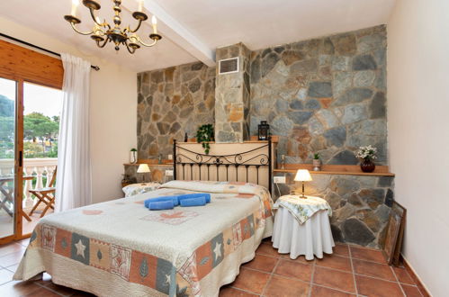 Photo 13 - 4 bedroom House in Maçanet de la Selva with private pool and garden