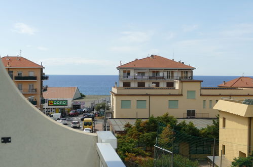 Foto 6 - Appartamento con 1 camera da letto a Riva Ligure con vista mare