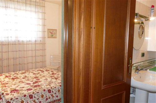 Foto 19 - Appartamento con 1 camera da letto a Riva Ligure con vista mare